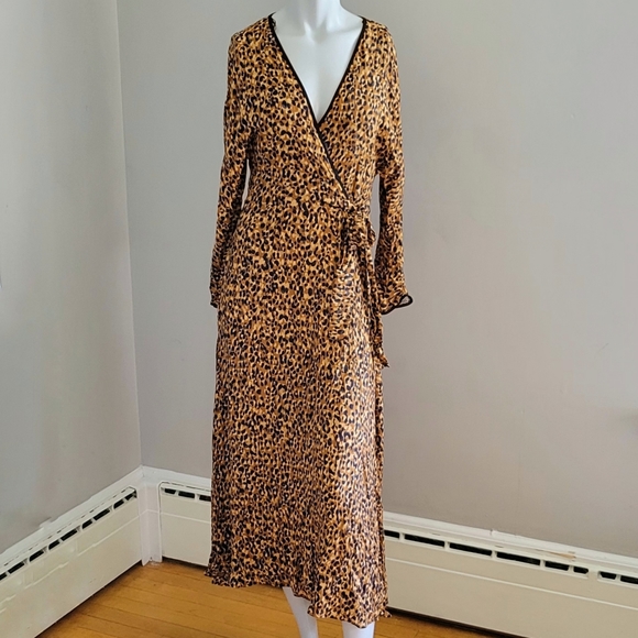 Zara Dresses & Skirts - Zara Wrap Dress Leopard Brown Black Long Sleeve Maxi Low Cut Neck Size Small NWT